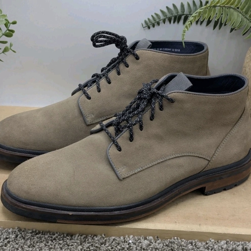 Cole Haan Men's Size 10M Roundhill Grand Chukka Heeled Water Resistant Boots ***